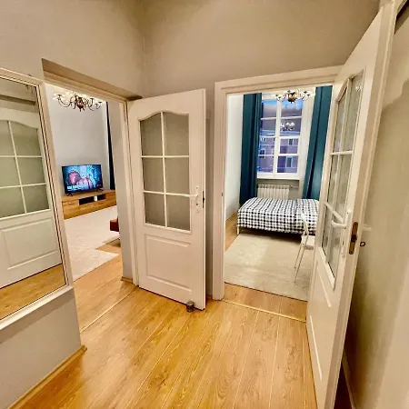 Royal 2 Old Town Fast Wifi Netflix Hbo Appletv+ Apartment Warsaw Exterior photo
